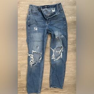 Hollister high rise mom jeans, size 25